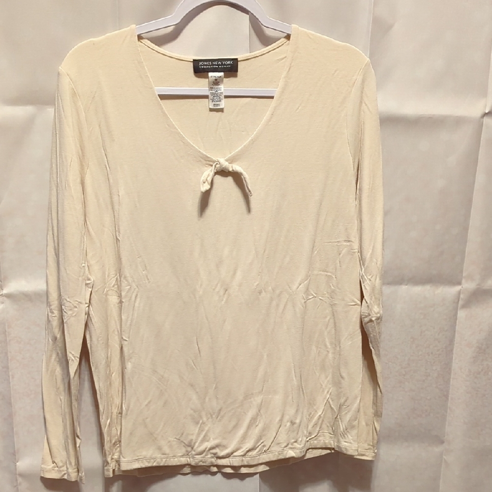 Jones New York Cream V-Neck Blouse